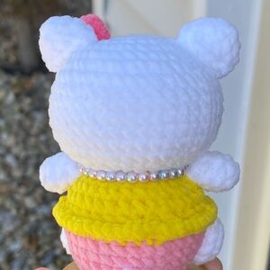 handmade crochet hello kitty